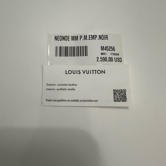 Louis Vuitton Black Crossbody Bag with Adjustable Strap - Picture 6 of 10